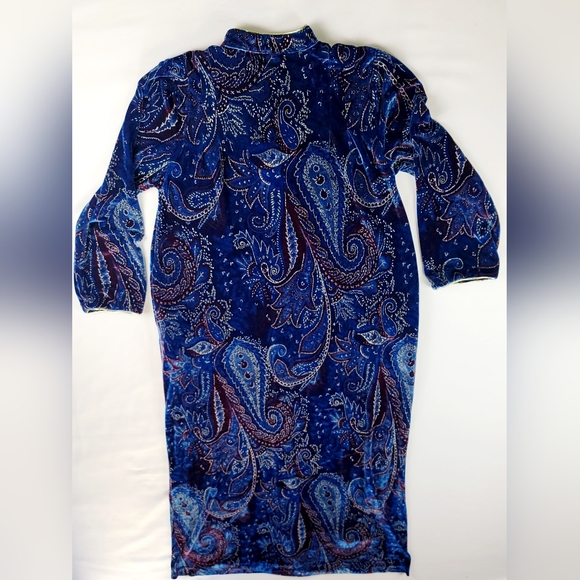 Expressions Blue Paisley Robe - Picture 10 of 14